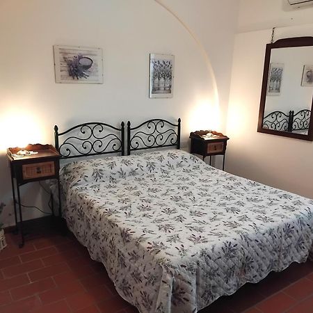 Agriturismo La Burraia Vicino A San Gimignano Gambassi Terme Esterno foto